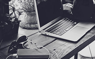 【争议追踪】C罗被换下后没回替补席，这锅谁背？细节比比分更刺眼，开云